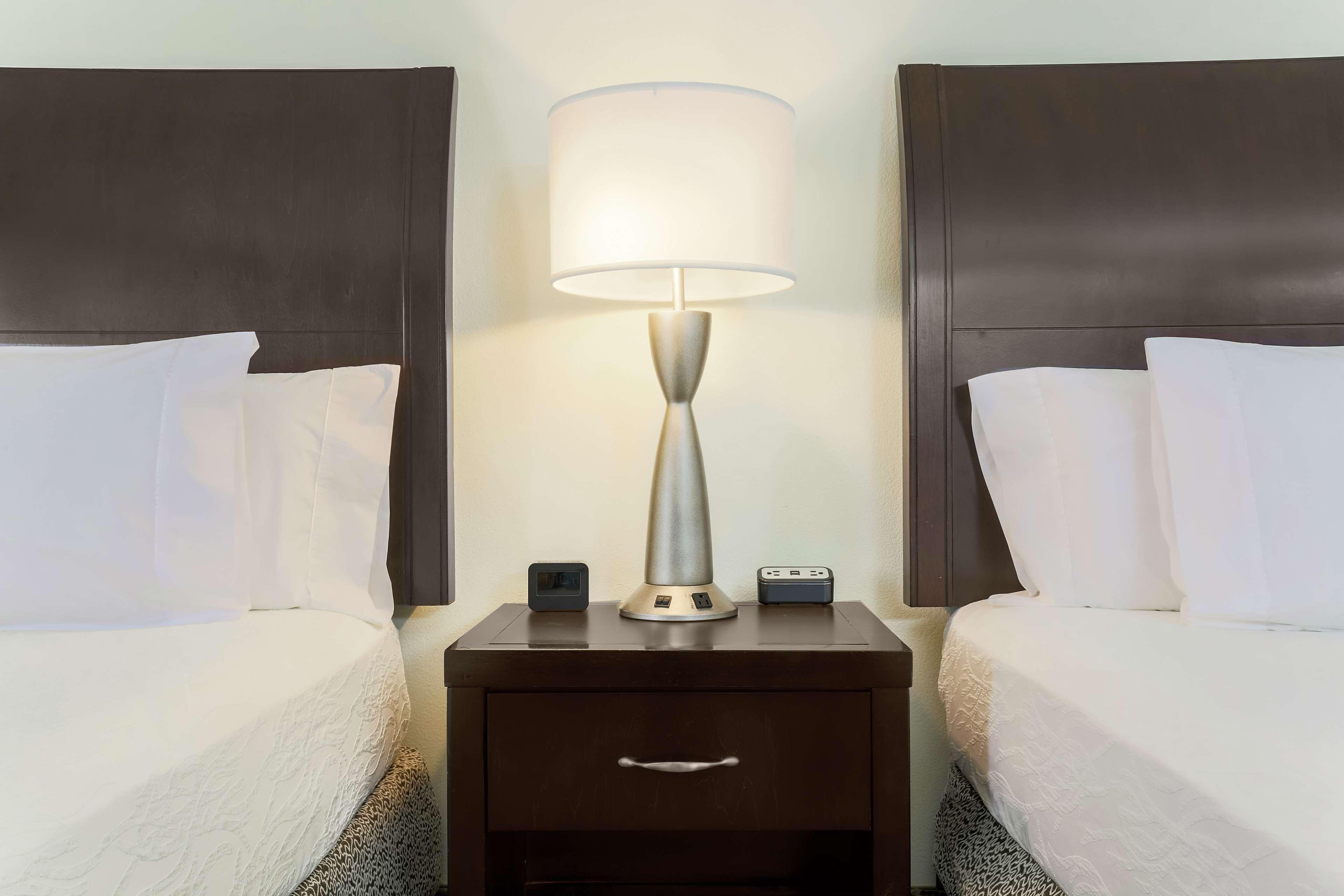 Hilton Garden Inn Dallas Lewisville Ngoại thất bức ảnh