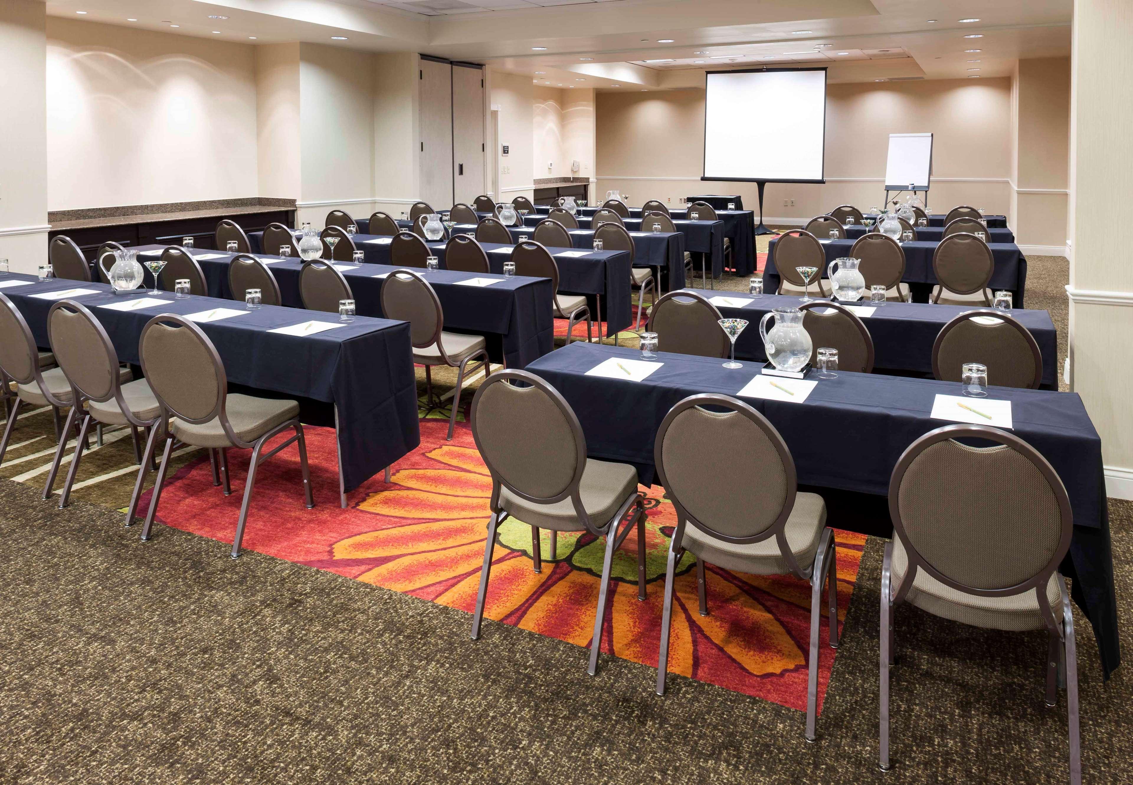 Hilton Garden Inn Dallas Lewisville Ngoại thất bức ảnh