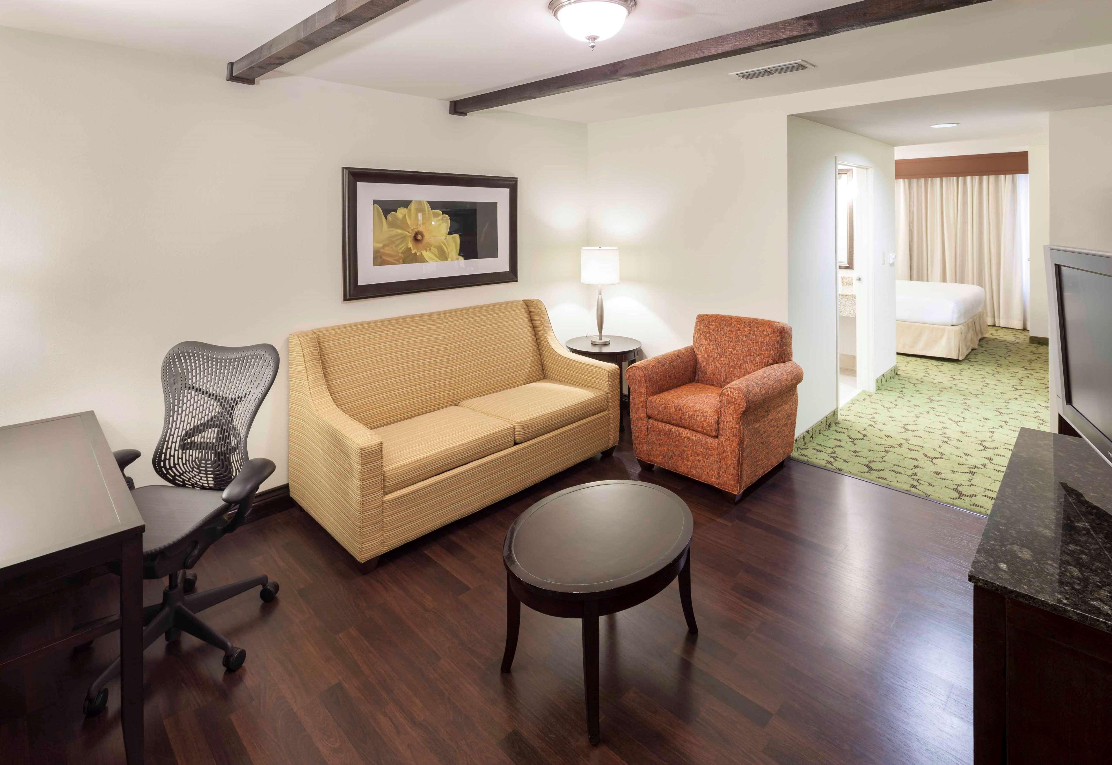 Hilton Garden Inn Dallas Lewisville Ngoại thất bức ảnh